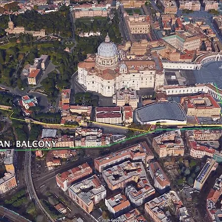Vatican Balcony Daire Roma