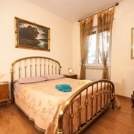 Vatican Balcony * Roma